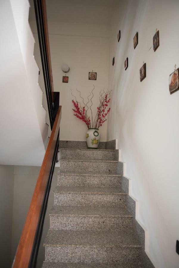 Area Domus Bed & Breakfast Pompei Bagian luar foto